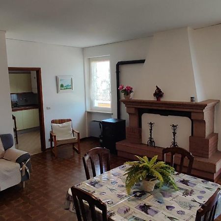Attico Nel Borgo Apartment Torri Del Benaco Exterior foto