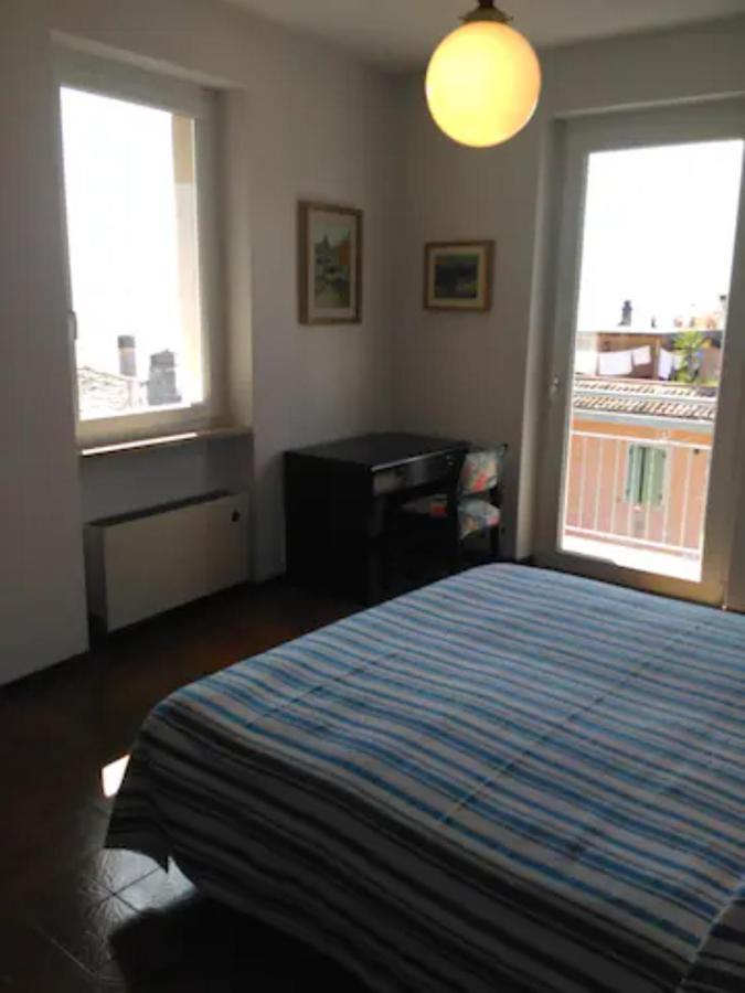 Attico Nel Borgo Apartment Torri Del Benaco Exterior foto