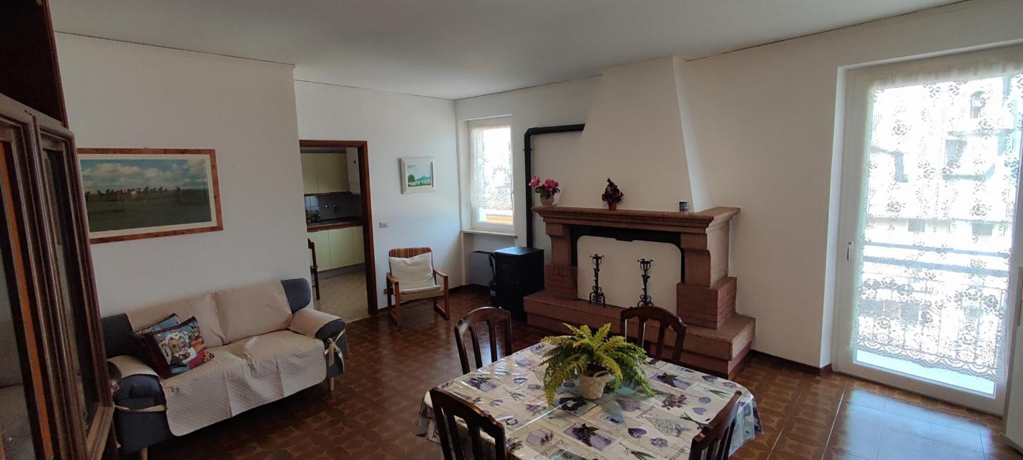 Attico Nel Borgo Apartment Torri Del Benaco Exterior foto